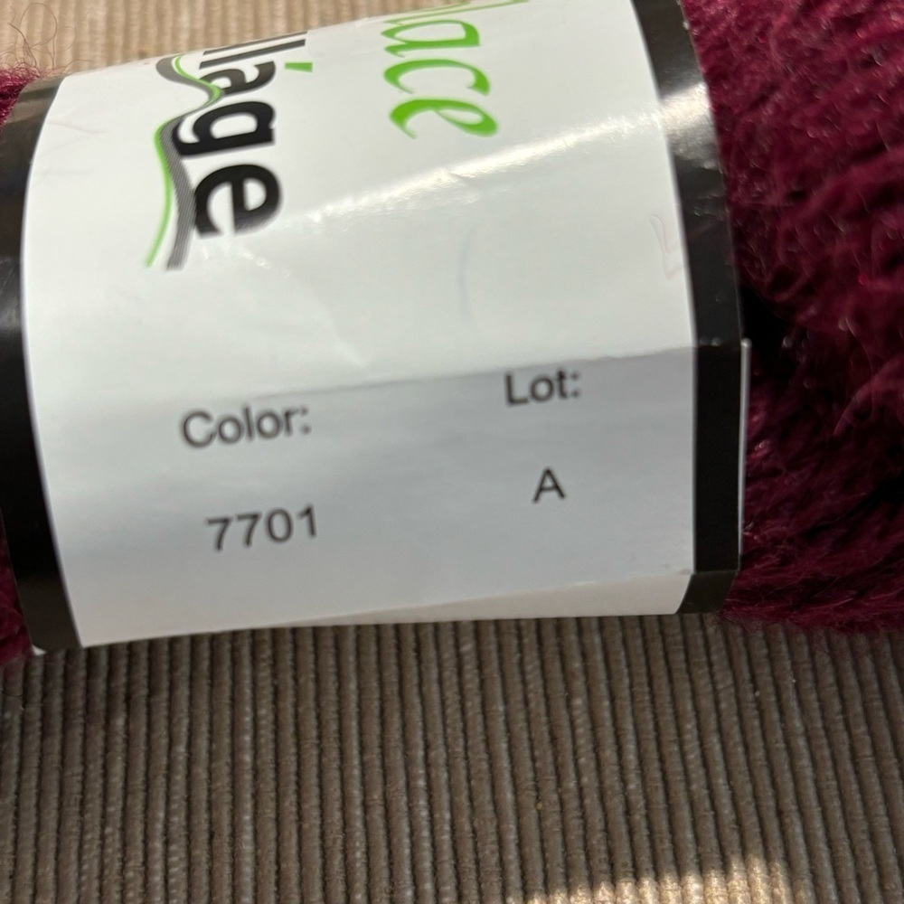 SOLACE KOLLAGE Colour 7701 Alpaca Silk Blend Metallic Thread Made in Peru NEW - Picture 4 of 4